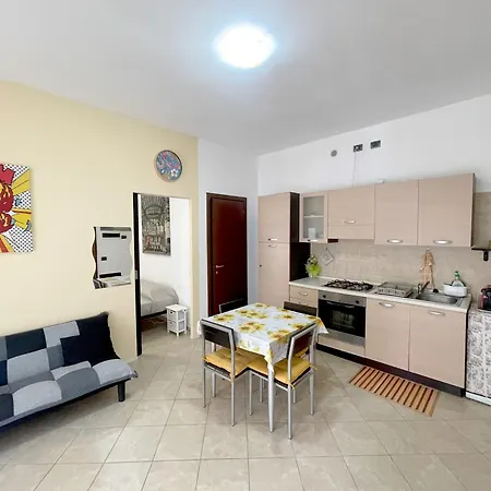 La Colonna 2km Dal Centro Apartment *